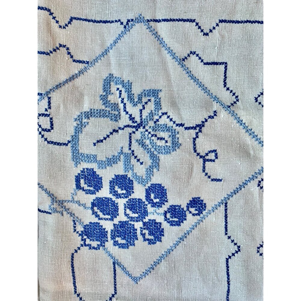 Vintage Hand-Embroidered Tablecloth With Blue Floral Design & Crocheted tatting - Picture 2 of 6